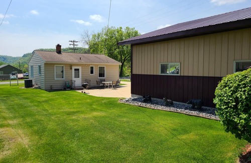Brownsville Cabin | Cabin Near Mississippi River in Brownsville, Minnesota