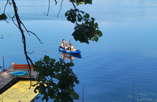 Backus Cabin | Cabin on 2.5 private acre lot with private dock! Family and dog friendly!