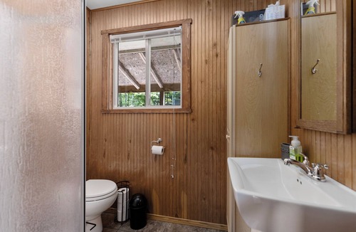 Algoma District Cabin | Cabin on crystal clear Lonely Lake