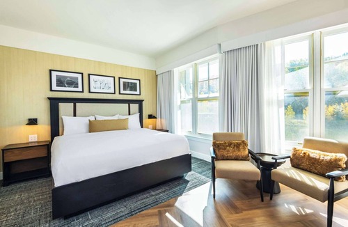 Calabogie Hotel | Calabogie Peaks Hotel, Ascend Hotel Collection
