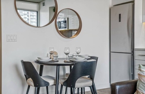 Connaught Apartment | Calgary Tower View | Central DT | Gym