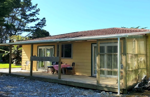 Greymouth House | Cameron's Beach Front