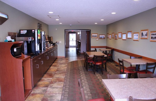 Canby Hotel | Canby Inn And Suites