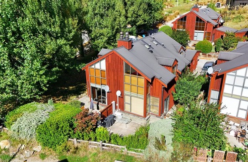 Cardrona House | Cardrona Sanctuary by Aotearoa Escapes