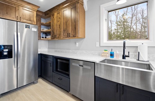 Duluth Cabin | Caribouyah! Lakefront Cabin by Heirloom Vacations
