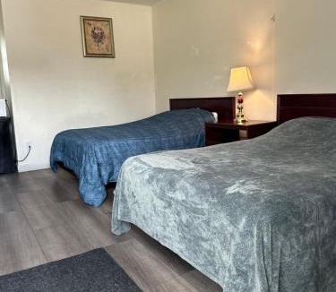 Otonabee-South Monaghan Hotel | Carriage Inn Motel