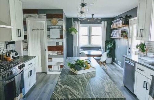 Columbia Heights House | Casa Blanca: Family Friendly, Outdoor Spa