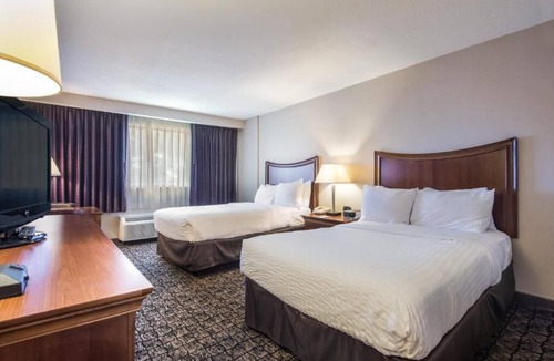Ithaca Hotel | Cayuga Blu Hotel