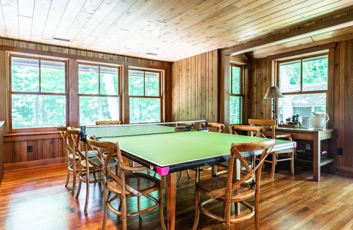 Port Colborne House | Cedar Bay Beachfront Paradise