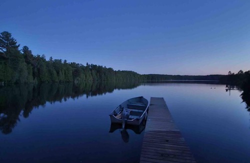 North Frontenac House | Cedar Cabin - North Frontenac Lodge