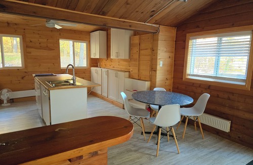 Adolphustown Cottage | Cedar Cottage Dream - Newly Renovated and Sleeps 5