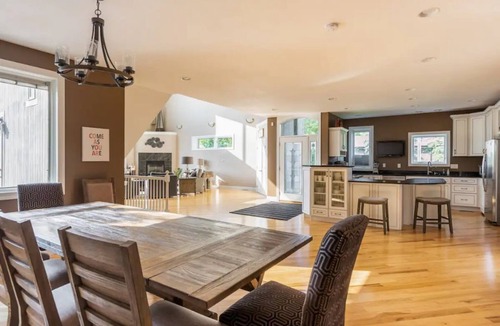 Excelsior House | Cedar House Retreat