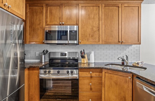 Canmore Cabin | Cedar Ridge Chalet - Pool & Hot tub - Pet Friendly