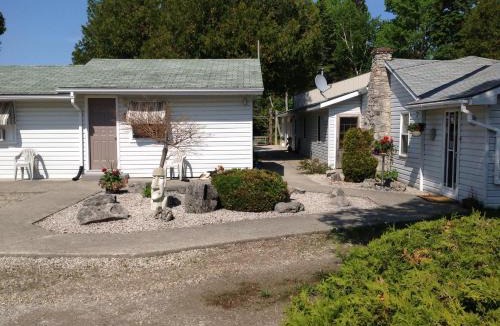 Tobermory Hotel | Cedar Vista Motel