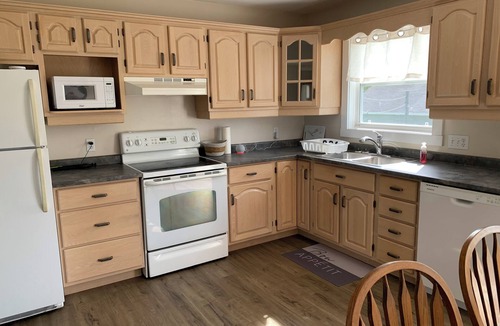 Cornwall House | Central PEI location minutes to golf and beaches.