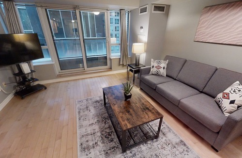 Toronto Entertainment District Apartment | Centrally Located Studio Condo in DT Toronto