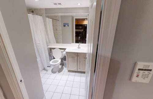 Toronto Entertainment District Apartment | Centrally Located Studio Condo in DT Toronto