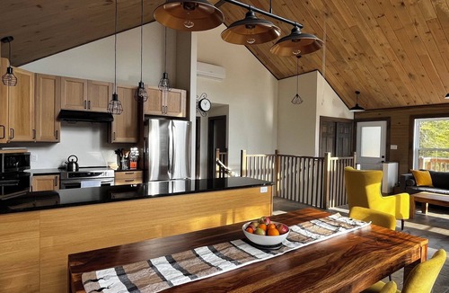 Entrelacs Ski Chalet | Chalet 4BR | Ouareau Forest | Remote Work-Friendly | EV Charger