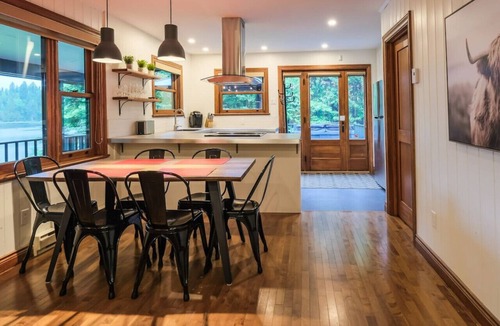 St-Adolphe-d'Howard Cottage | Chalet du Coeur: Spa et Vue!