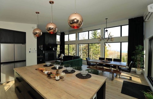 Saint-Joseph-de-la-Rive Ski Chalet | Chalet Le Select - Private Spa with River View