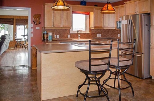 Selwyn Cottage | Chalet on Chemong - Three Bedroom Cottage, Sleeps 8