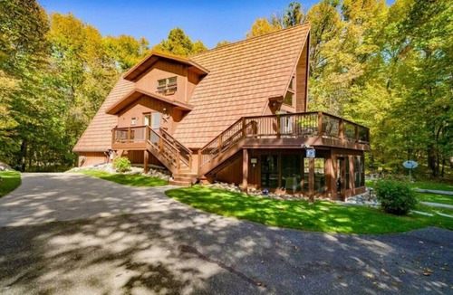 Pequot Lakes House | Chalet-Style Architectural Home on Star Lake - Crosslake