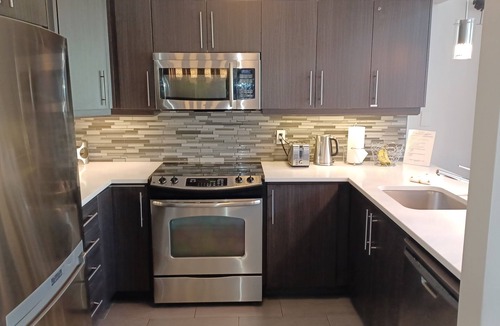 The Blue Mountains Condo | Chalet Styled Townhome, Very Clean. Free Night Stay.