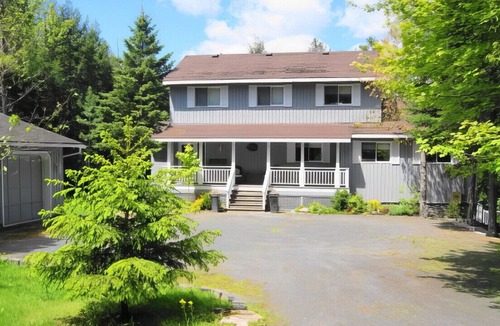 North Kawartha House | Chandos Lake Magic: Stunning Vistas, Beauty, and Sunsets