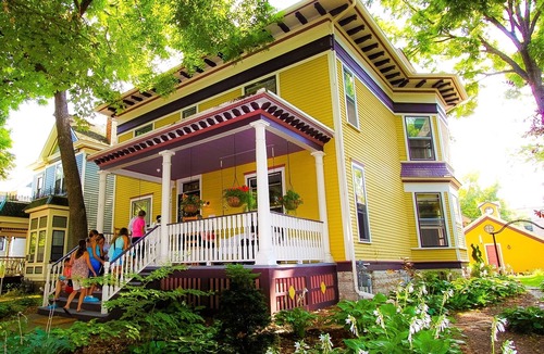 Summit - University Apartment | Charming 1-bedroom apartment with AC, WiFi in Historic Saint Paul