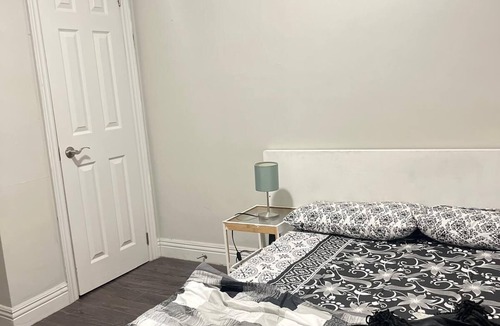 York Apartment | Charming 1-bedroom apartment with AC and WiFi in lovely Toronto