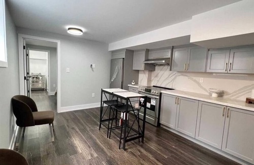 Erin Mills House | Charming 1-bedroom apartment in enchanting Mississauga with AC, WiFi