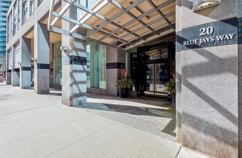 Toronto Entertainment District Apartment | Charming 1-BR Condo in DR Toronto