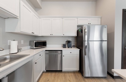 Mankato Apartment | Charming 2-bedroom/2 bath apartment with spa & fitness room amenities in Mankato