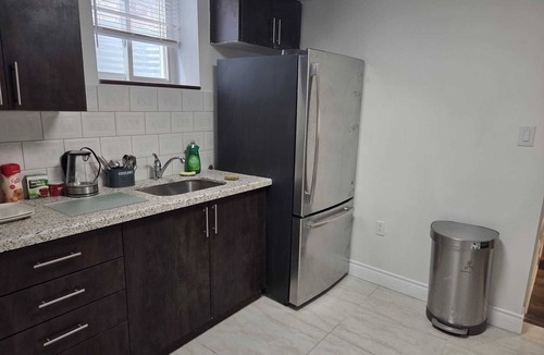 Hurontario House | Charming 2-bedroom basement in Mississauga