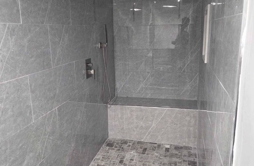 Hurontario House | Charming 2-bedroom basement in Mississauga