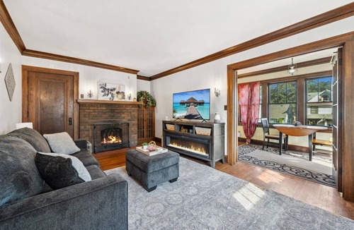 Union Park House | Charming 2-bedroom house in nice Saint Paul with WiFi, AC