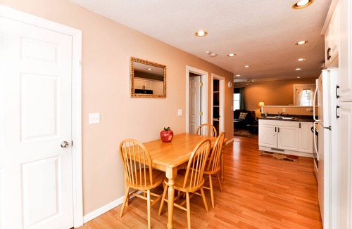 Northrup House | Charming 2 Bedroom House - 2 Miles From Mayo Clinic-Mayo Patient Furnished Home