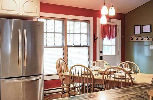 Tobermory House | Charming 2BR Forest Cabin—Little Tub Harbour