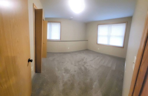 Blue Earth County Apartment | Charming 3-bedroom apartment in lower level of home. Eagle Lake with AC, WiFi