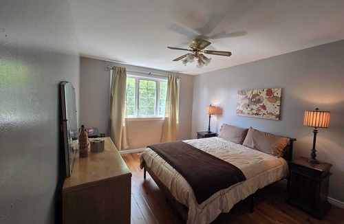 Brampton House | Charming 3 bedroom apartment close to Pearson Airport and all amenities