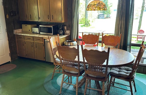 Magnetawan Cottage | Charming 3-bedroom Island View Cottage in pleasant Magnetawan with WiFi, AC