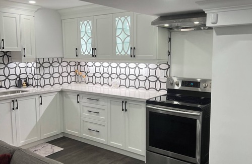 Erin Mills House | Charming 3-bedroom space in awesome Mississauga with AC, WiFi heated driveway