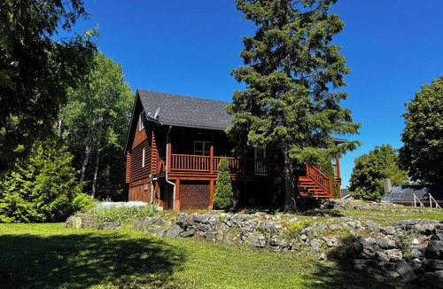 Tobermory Cottage | Charming 3-bedroom Log Cottage in peaceful Tobermory