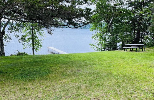 Moose Lake House | Charming 3-bedroom plus bunkhouse sleeps up to 10 with WiFi and AC in Moose Lake