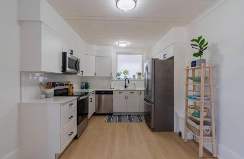 Grand Bend House | Charming 3BR Beach House with BBQ in Grand Bend