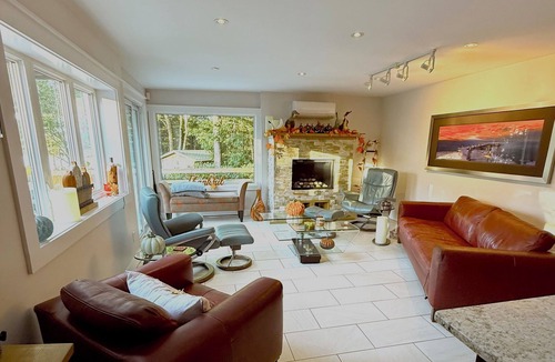 Clayton Park House | Charming 4-bedroom lake house in Upper Tantallon