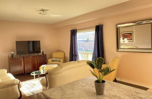 Shelburne House | Charming 4-bedroom house with WiFi and AC in peaceful Shelburne