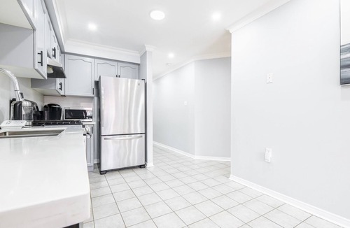 Thornhill House | Charming 4-bedroom house with AC and WiFi in fantastic Vaughan