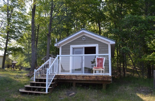 Havelock-Belmont-Methuen House | Charming, 4-Bedroom, Island Getaway Cottage in a Private Cove