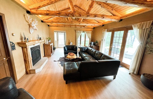 Aitkin House | Charming 4-bedroom Lake house with AC and WiFi on Farm Island Lake in Aitkin